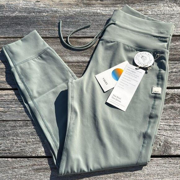 VUORI Daily Legging Women's BreatheInterlock Leggings fern green size XL NWT - Picture 1 of 5